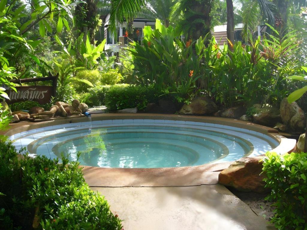Nattha Waree Hot Spring Resort And Spa Ban Nua Khlong Dış mekan fotoğraf